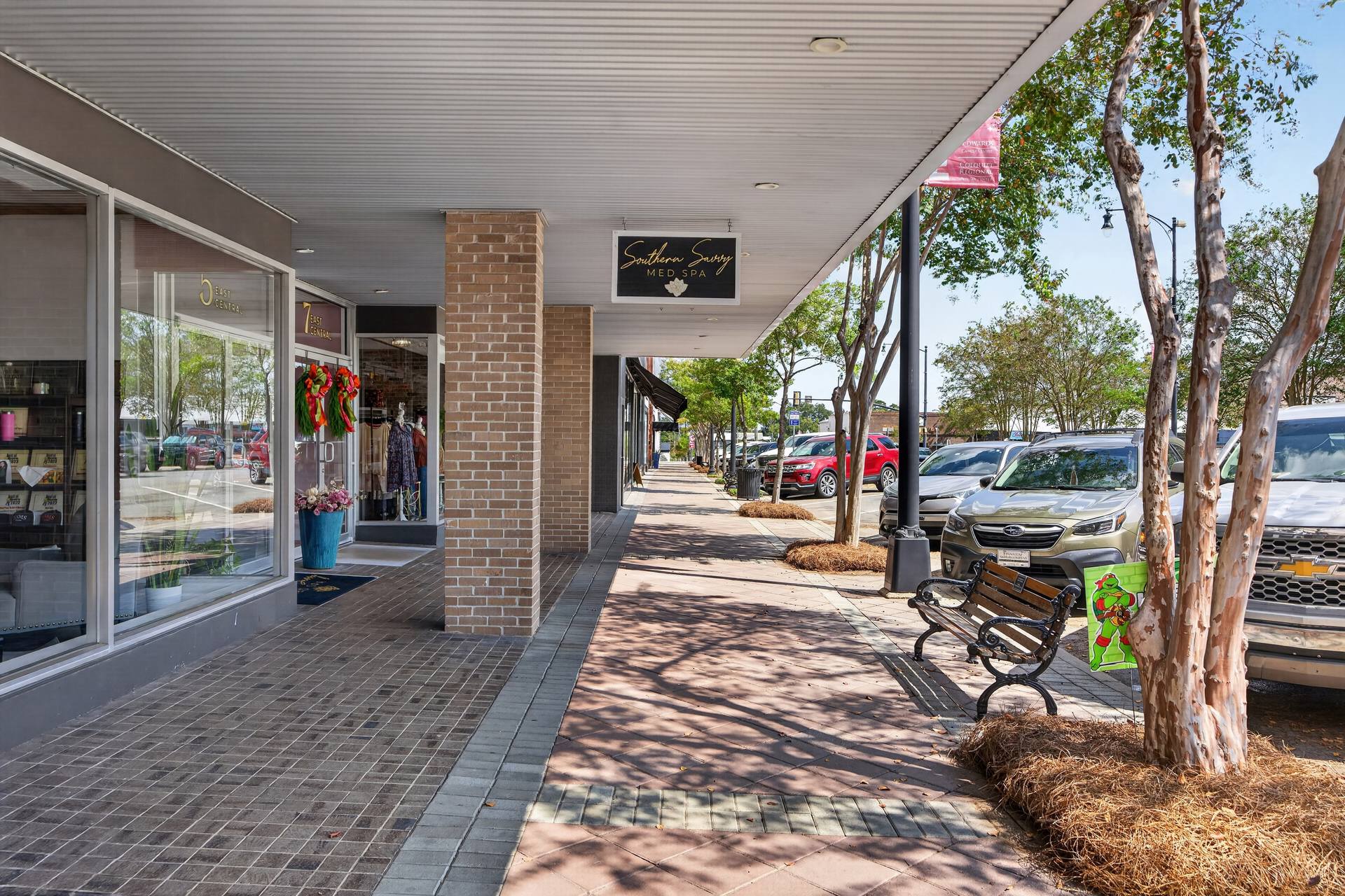 Belk Hudson Lofts covered sidewalk, Moultrie, GA