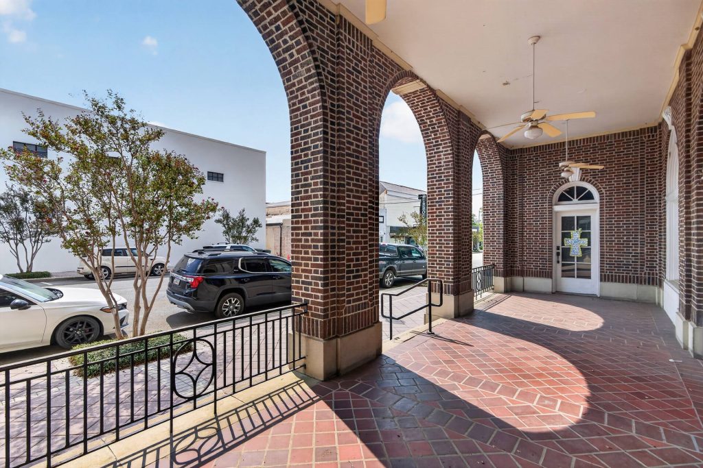 Colquitt Tower arched entrance, Moultrie, GA