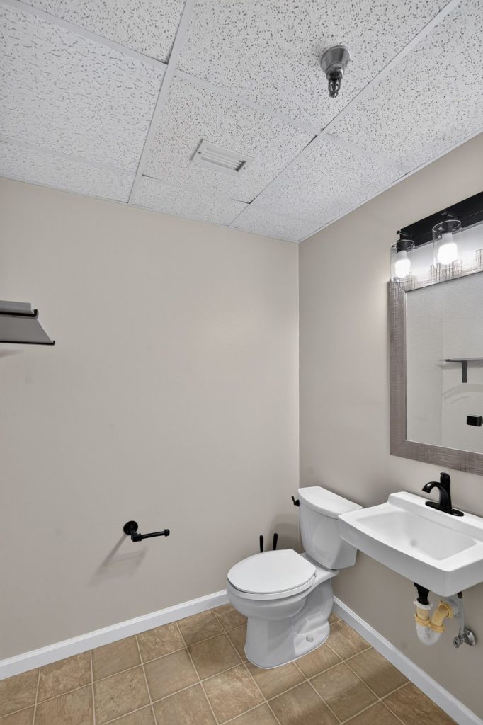 Colquitt Tower Suite 205 private restroom, Moultrie, GA