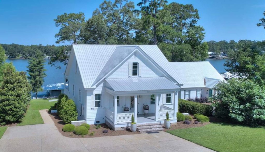 Lake Blackshear vacation home with the lake beyond, Warwick, GA